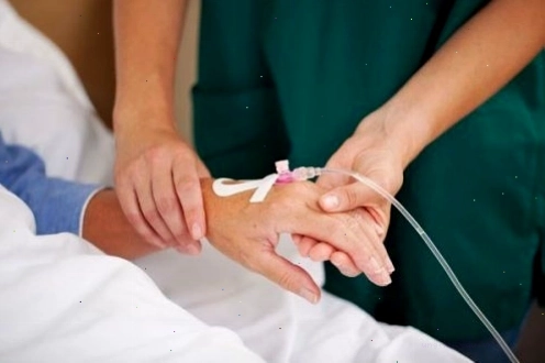 Hóa trị là phương pháp sử dụng hóa chất để tiêu diệt tế bào ung thư.