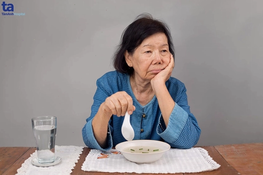Mệt mỏi, chán ăn là dấu hiệu ung thư phổi