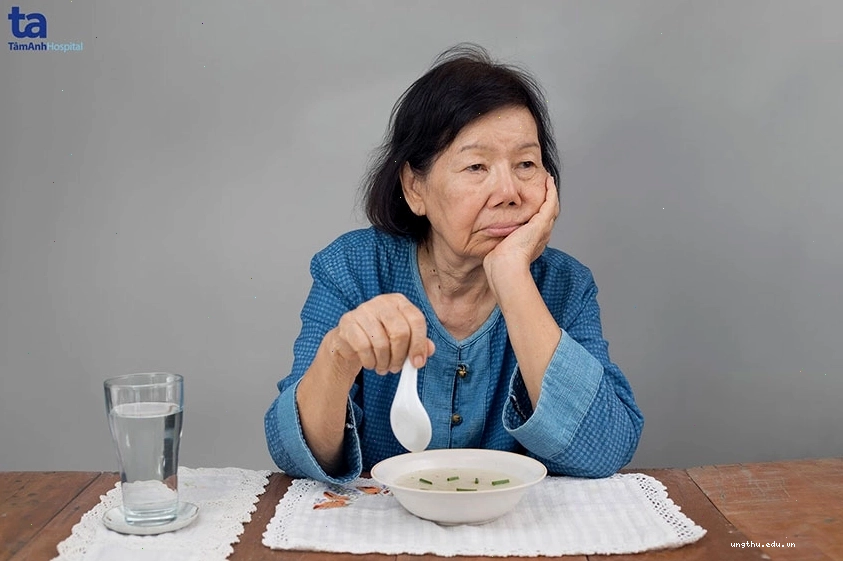 Người bệnh mệt mỏi, biếng ăn - dấu hiệu cảnh báo ung thư phổi