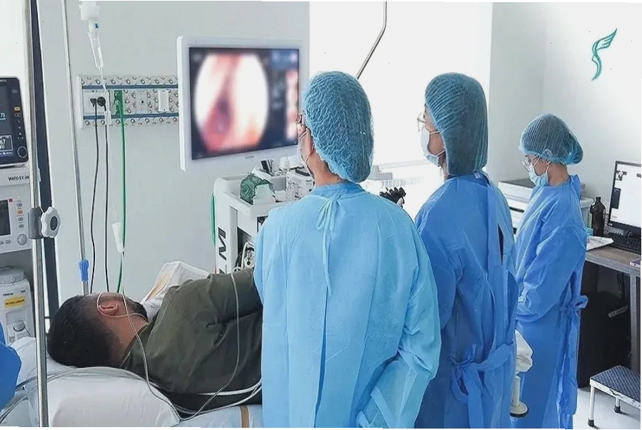Nội soi đại tràng chẩn đoán ung thư giai đoạn 2