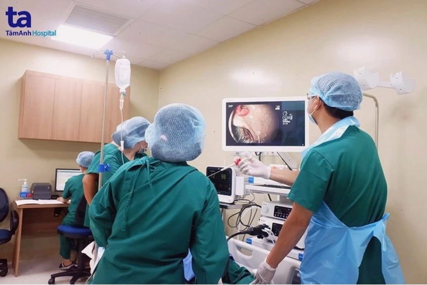 Nội soi đại tràng kết hợp sinh thiết là phương pháp chẩn đoán chính xác
