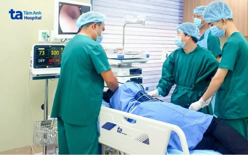 Nôn ói sau khi ăn là một trong các dấu hiệu ung thư thực quản